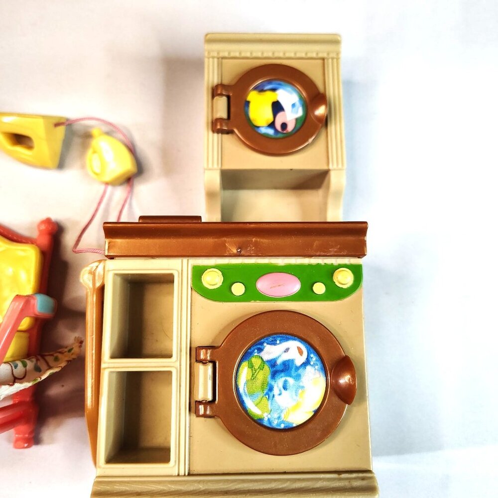 Fisher-Price My Loving Family Dollhouse Chair & Laundry Set & Washer/Dryer 2005 - Picture 2 of 13